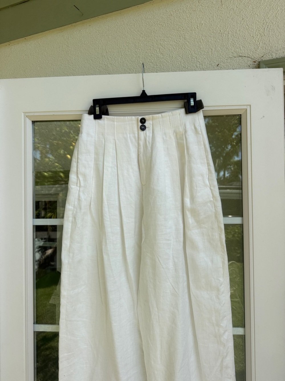 Women’s Zara White Linen Pleated Pants
